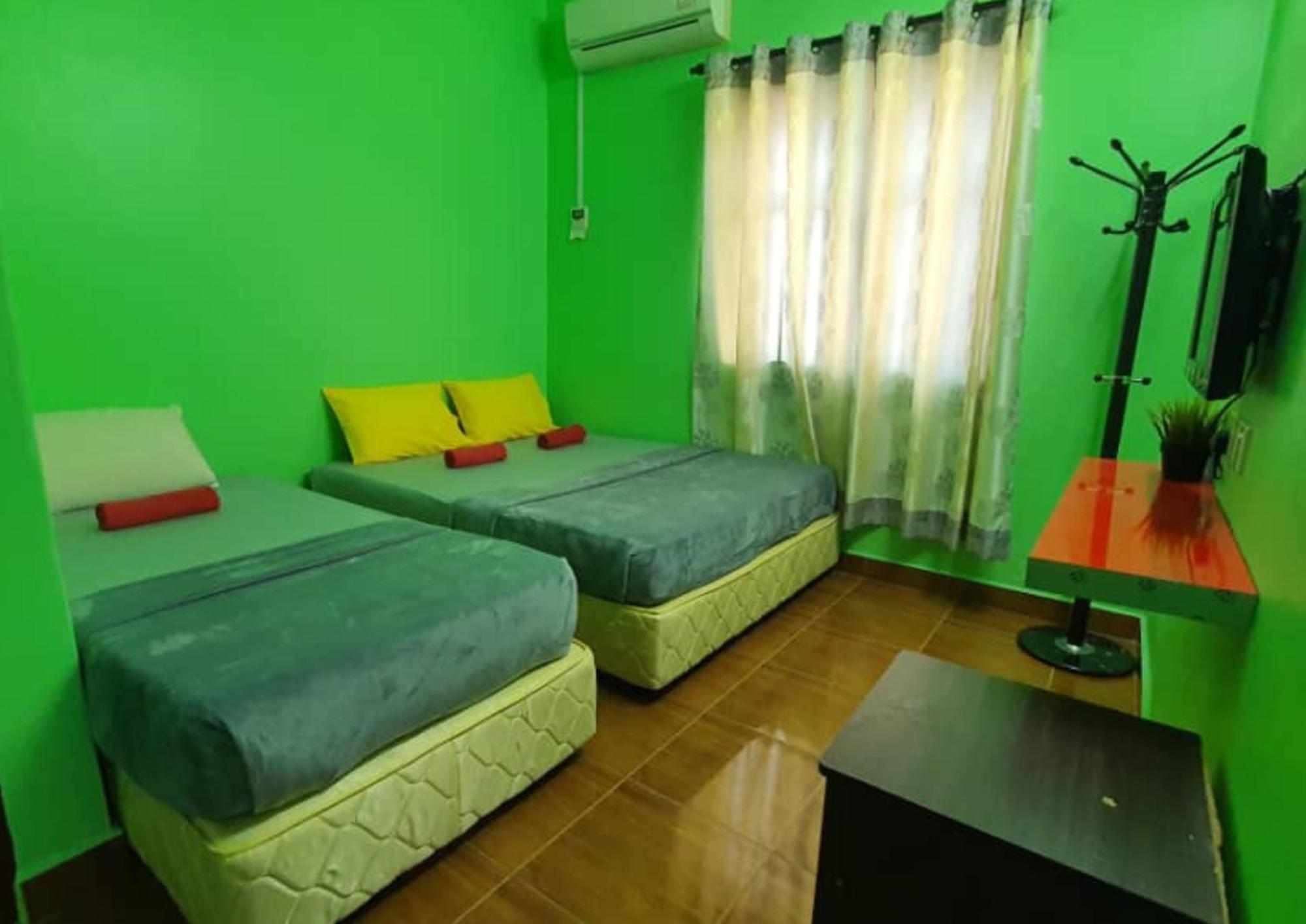 Shoplot Hostel Pangkor Kampong Pasir Bogak Exterior photo