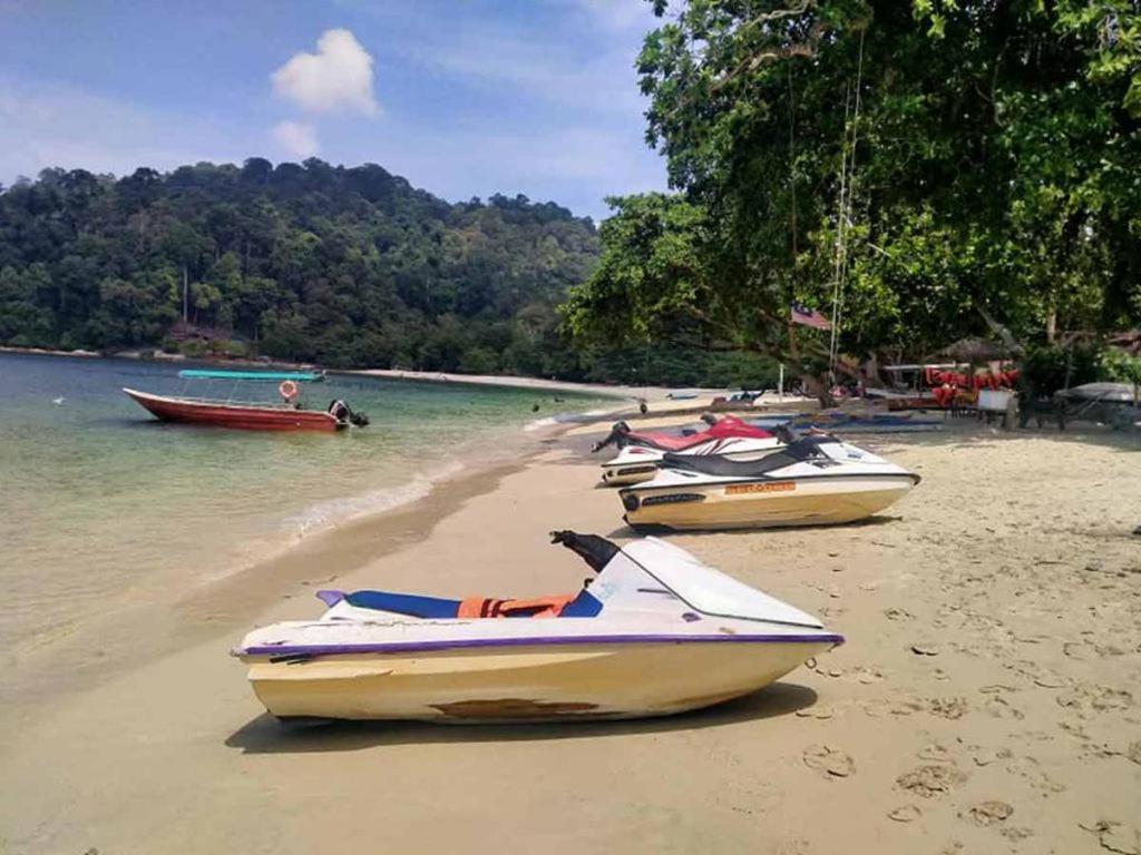Shoplot Hostel Pangkor Kampong Pasir Bogak Exterior photo